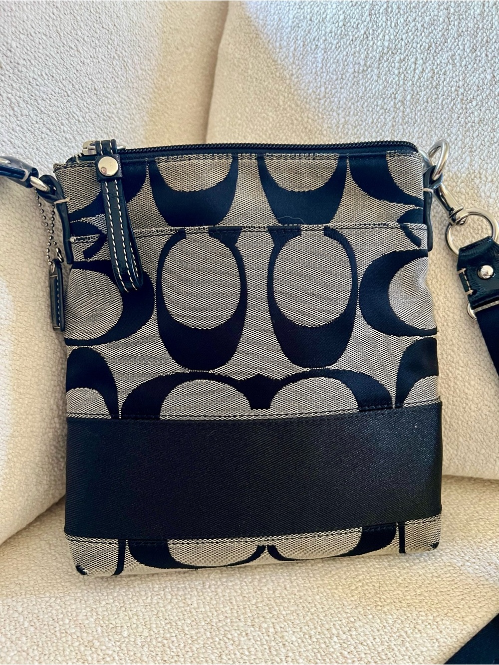 Coach Black and Cream Signature Crossbody Bag - Picture 2 of 7